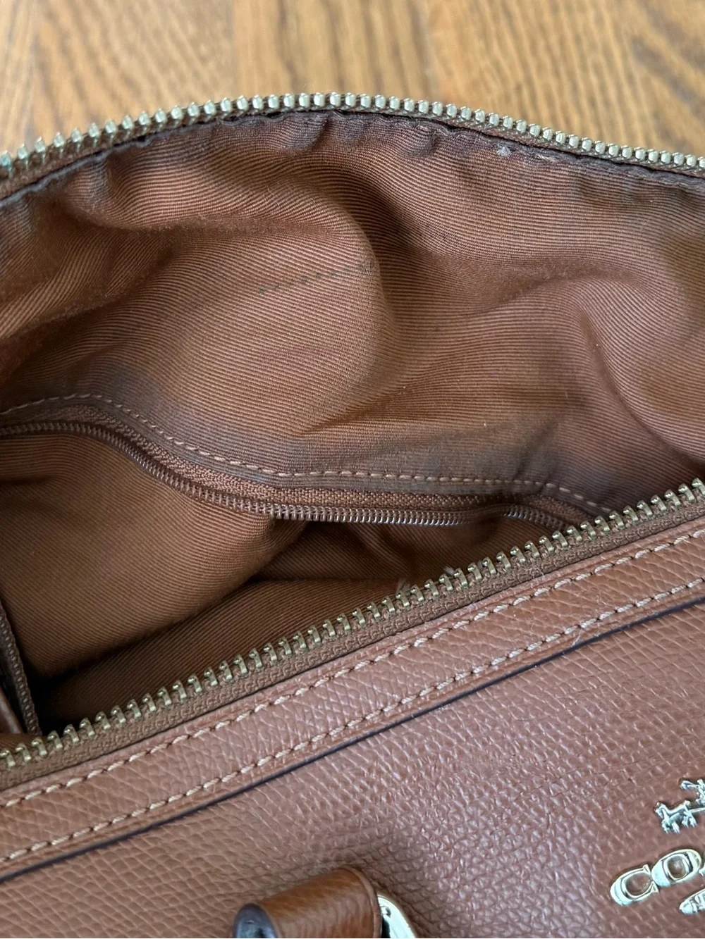 Coach Brown/Cognac Pebbled Leather Zip Top Shoulder Tote Handbag Purse Hangtag